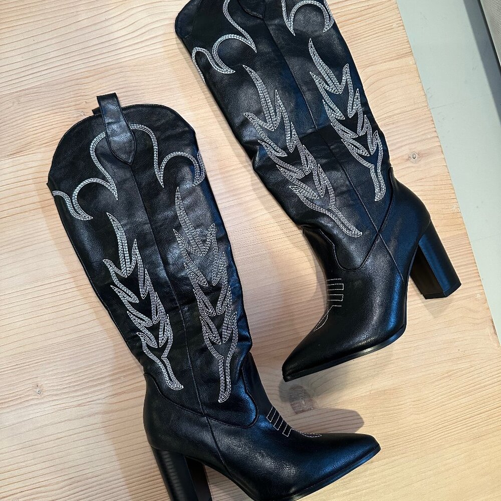 Cowboy Boots - Black & White (Women's Size 8) - Picture 5 of 7